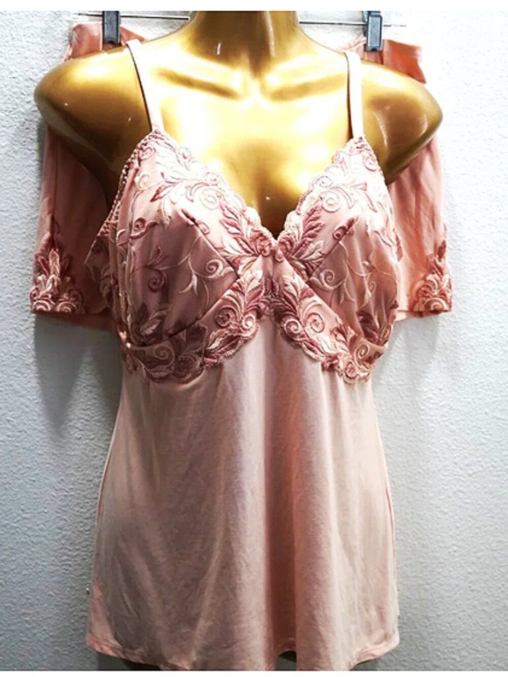 Soma PeachEmbroidered Lace Pajama set size M, S